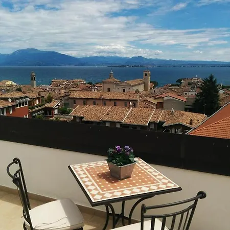 Lovely Studio Apartment With Panoramic View * Desenzano del Garda