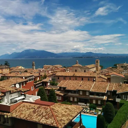 Apartamento Lovely Studio Apartment With Panoramic View Desenzano del Garda